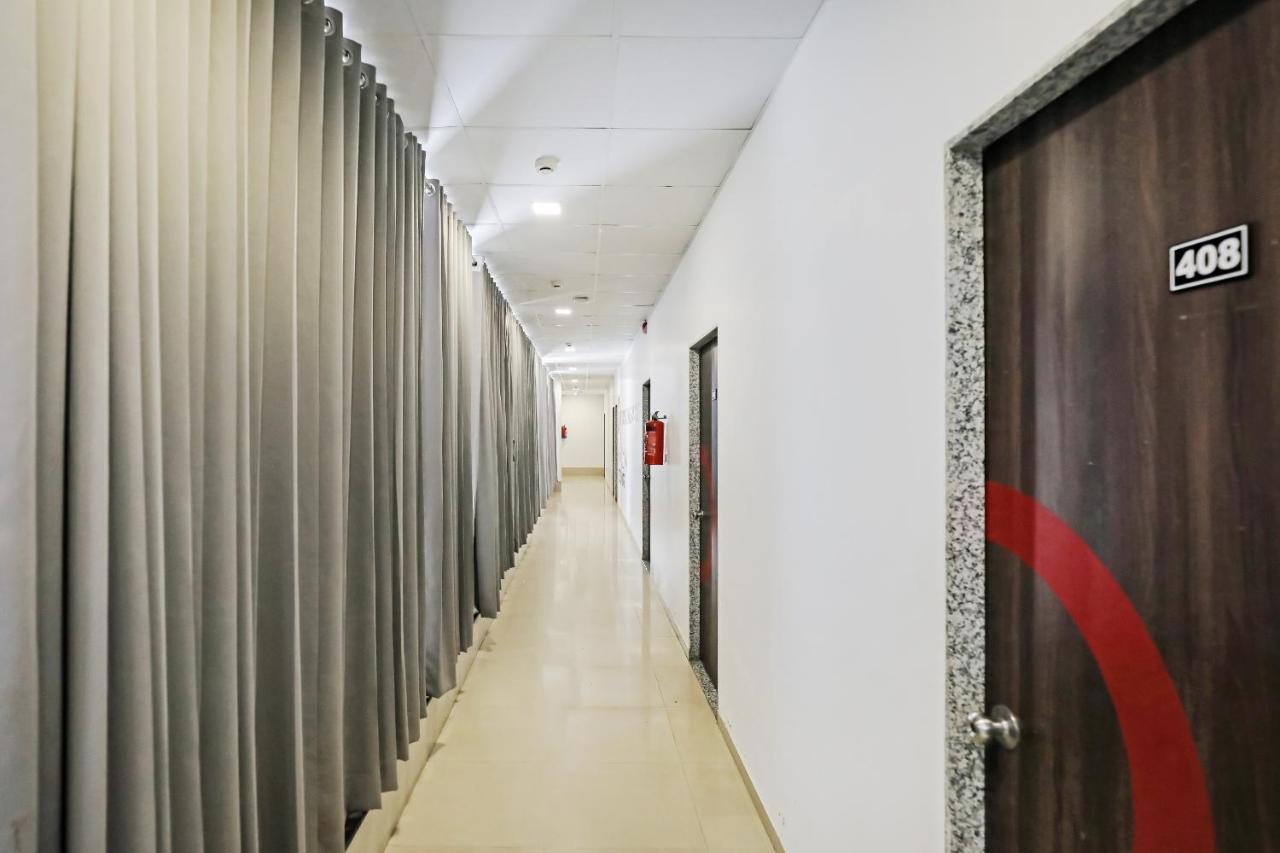 Hotel Gokul Solitaire, Surat Bhatha Zewnętrze zdjęcie