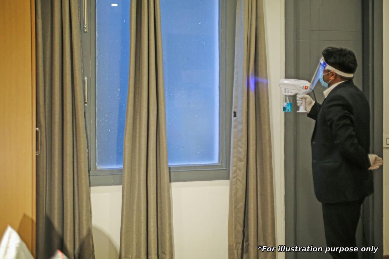Hotel Gokul Solitaire, Surat Bhatha Zewnętrze zdjęcie