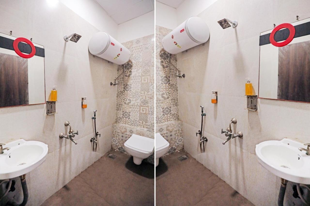 Hotel Gokul Solitaire, Surat Bhatha Zewnętrze zdjęcie