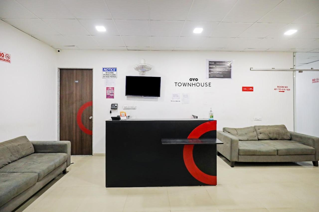 Hotel Gokul Solitaire, Surat Bhatha Zewnętrze zdjęcie